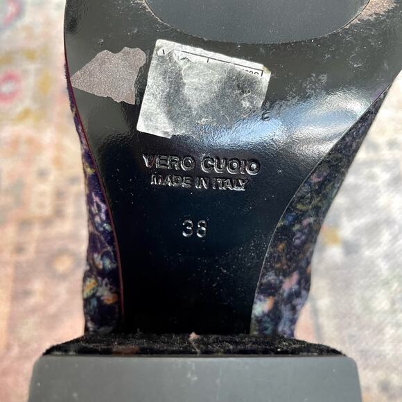 Vero Cuoio Velvet Floral Geometric Booties Size 38 7.5 - Picture 6 of 10